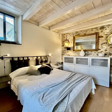 Appartement Medieval Nest History Art And Design In Medieval Tower With Terrace