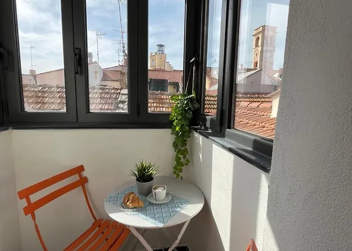 Medieval Nest History Art And Design In Medieval Tower With Terrace Lejlighed *