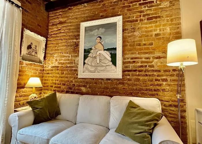 Lejlighed Medieval Nest History Art And Design In Medieval Tower With Terrace Albenga